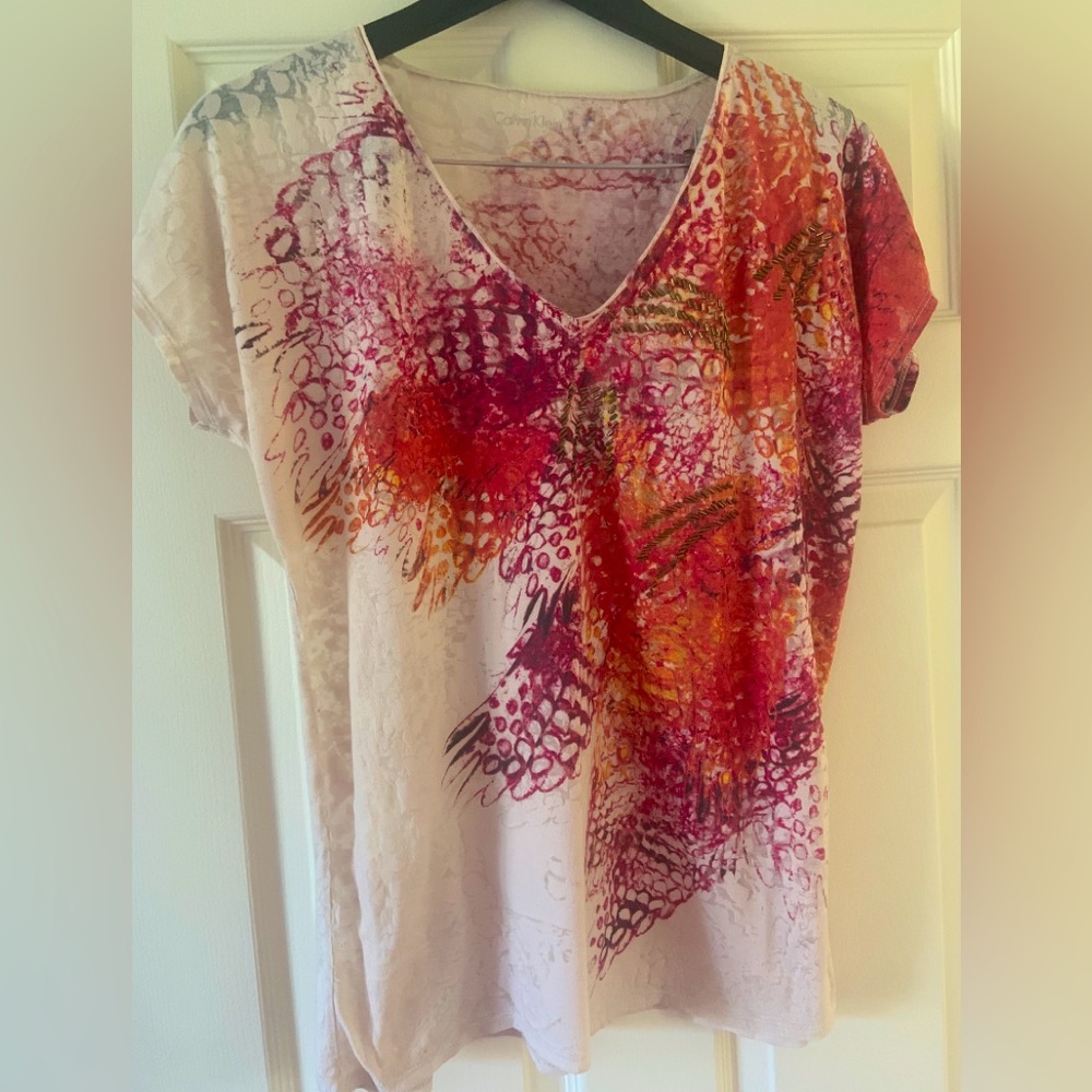 Pretty Calvin Klein tshirt with metallic detail